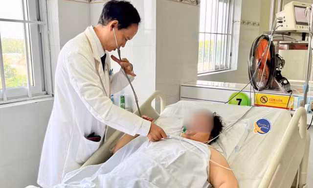 Ăn nhầm nấm độc, người phụ nữ nguy kịch