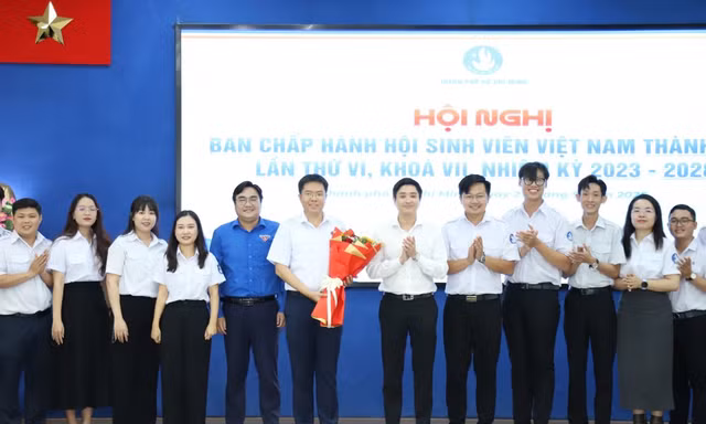 Anh Nguyễn Đăng Khoa làm Chủ tịch Hội Sinh viên TP. HCM