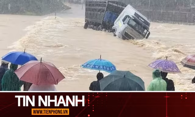 TIN NHANH: Mưa lớn miền Trung kéo dài đến bao giờ?
