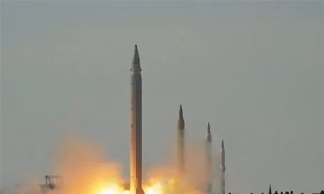 Iran phát động 'Chiến dịch Chiến thắng' tập kích loạt căn cứ của Israel