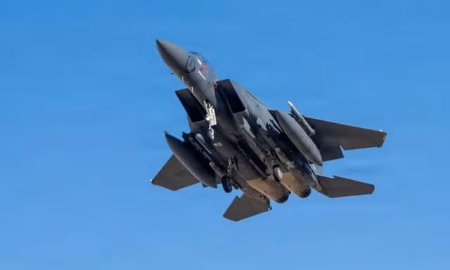Hé lộ vũ khí khiến F-15 của Mỹ rơi trên bầu trời Iran
