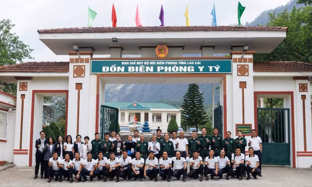 Hành trình Từ Trái Tim: Vượt 'cổng trời' mang sách lên biên cương Y Tý