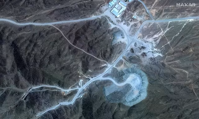 Giải mật 'pháo đài hạt nhân' dưới lòng núi của Iran: Thách thức lớn với bom xuyên hầm GBU-57 của Mỹ