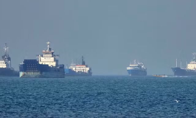 Iran tuyên bố sẵn sàng hỗ trợ các tàu thương mại qua eo biển Hormuz