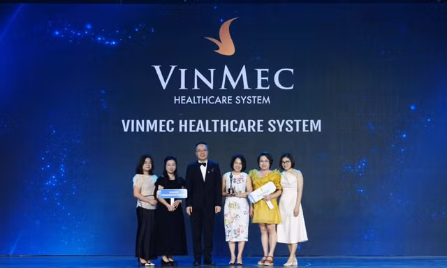 Vinmec lập 'hat-trick' tại HR Asia Awards, khẳng định chiến lược lấy con người làm gốc