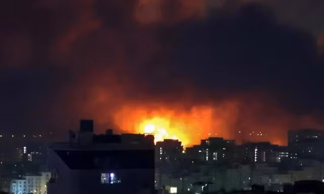 Israel tấn công nhà máy sản xuất tên lửa ngầm của Iran
