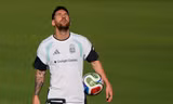HLV Argentina: 'Cả thế giới đang chờ Messi'