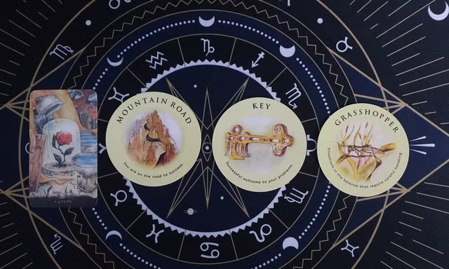Tarot tuần này: Bảo Bình có người thầm thích, Thiên Bình "bận rộn" chọn việc mới