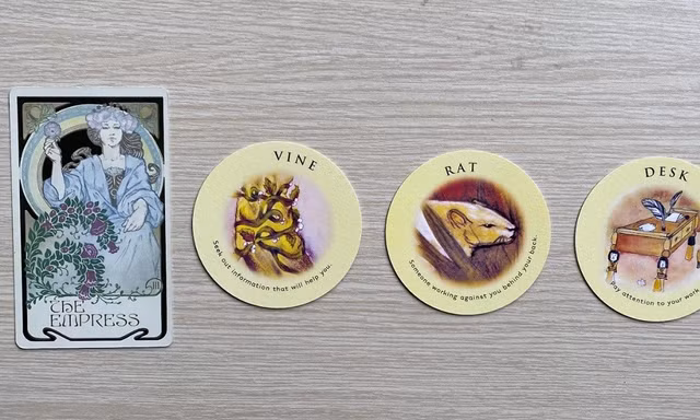 Tarot tuần này: Bảo Bình thuận lợi làm "dày ví", Thiên Bình tin vào trực giác