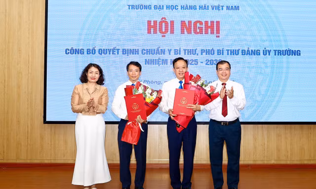 Chuẩn y PGS.TS Phạm Xuân Dương giữ chức Bí thư Đảng ủy Trường Đại học Hàng hải Việt Nam