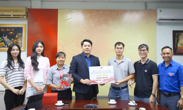 Nhiều đơn vị tiếp sức chương trình 'Chung tay vì đồng bào miền Trung, Tây Nguyên' do Báo Tiền Phong phát động
