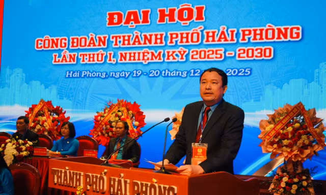 Ông Nguyễn Anh Tuân - Chủ tịch LĐLĐ TP Hải Phòng phát biểu khai mạc đại hội.