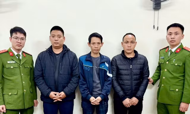 Bắt khẩn cấp 3 đối tượng đánh tài xế xe tải nhập viện ở Hải Phòng 