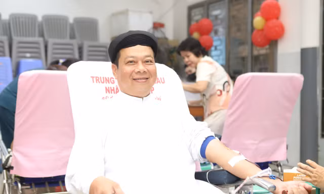Đông đảo bà con các tôn giáo ở một phường của TPHCM hiến máu tình nguyện 