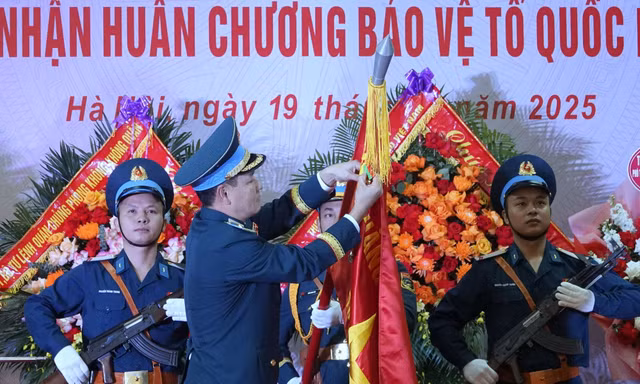 Đại tướng Phan Văn Giang: Phi công Trung đoàn 916 luôn phát huy truyền thống anh hùng