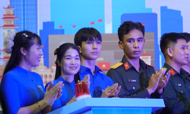 Sôi nổi hội thi Thanh niên Quân đội với văn hóa giao thông năm 2025