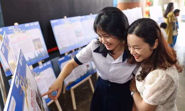 Tác phẩm về ký ức của nữ sinh mồ côi được trao giải đặc biệt