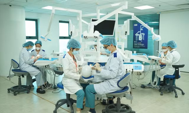 Điểm sàn xét tuyển các trường khối ngành sức khỏe ở TPHCM ra sao?