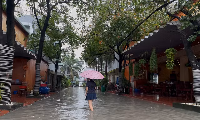 'Nỗi ám ảnh' sau mưa của người dân TPHCM những ngày qua