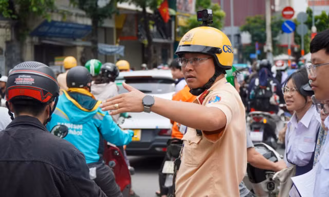 Chống ùn tắc phục vụ kỳ thi lớp 10 ở TPHCM