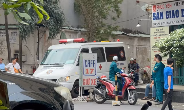 Người phụ nữ tử vong nghi rơi từ sân thượng chung cư ở TPHCM