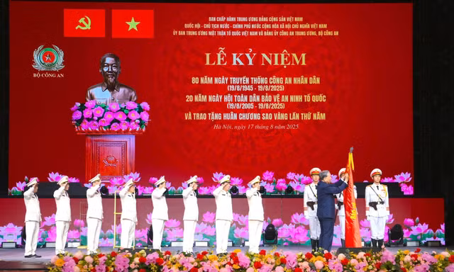 Công an nhân dân góp phần thực hiện thắng lợi các mục tiêu chiến lược của Đảng