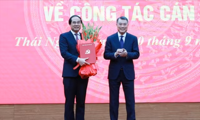 Công bố quyết định của Bộ Chính trị về công tác cán bộ ở Thái Nguyên