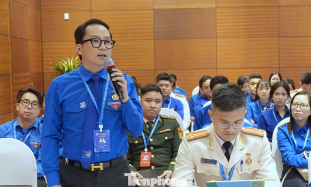 Hướng về cơ sở để đổi mới nội dung, phương thức hoạt động của Đoàn