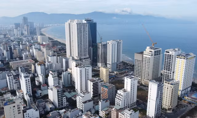 Đà Nẵng lên tiếng về cao ốc 'đua nhau' mọc ven biển