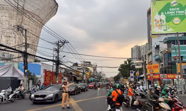 Cấm xe nhiều đường ở TPHCM để bắn pháo hoa Tết Dương lịch 2026 