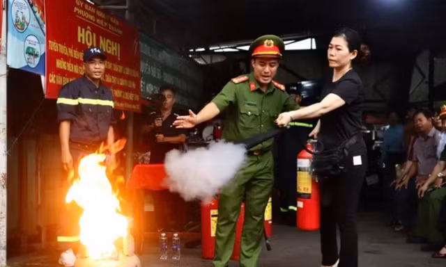 Liên tiếp cháy lớn cận Tết, Công an TPHCM cảnh báo 'nóng'