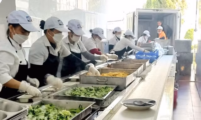 Trường học phải công khai danh sách các đơn vị cung cấp thực phẩm để giám sát 