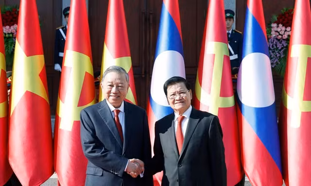 Lễ đón trọng thể Tổng Bí thư Tô Lâm tại thủ đô Vientiane của CHDCND Lào