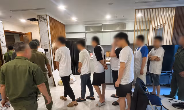 Phát hiện 11 người nước ngoài có dấu hiệu hoạt động tội phạm tại chung cư cao cấp 