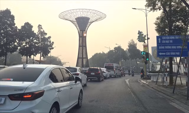 Trung tâm hành chính tỉnh Phú Thọ bắt đầu xuất hiện ùn tắc giao thông