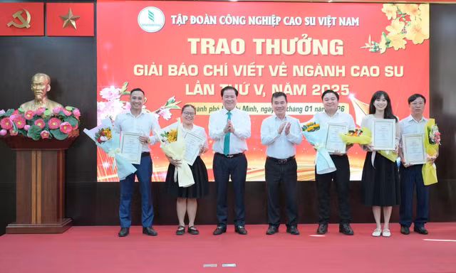 Báo chí – cầu nối đưa ngành cao su vững bước vào giai đoạn mới