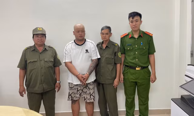 Công an TPHCM bắt nhanh kẻ cướp giật điện thoại rồi trốn ra đảo