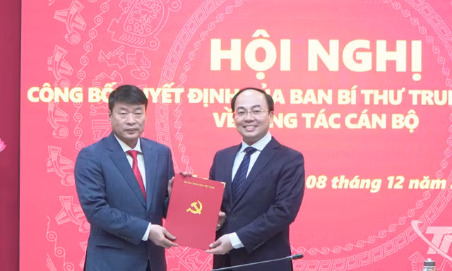 Công bố quyết định của Ban Bí thư Trung ương Đảng về công tác cán bộ