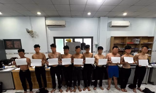 Giọt nước mắt muộn màng của nhóm thiếu niên mang hung khí giải quyết mâu thuẫn
