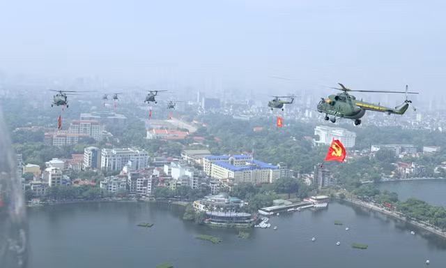 Cánh bay trực thăng dệt trang sử vàng