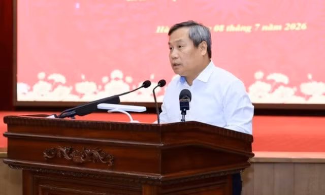 Chủ tịch Hà Nội: Tăng trưởng 11% là nhiệm vụ chính trị trọng tâm, không điều chỉnh thấp hơn