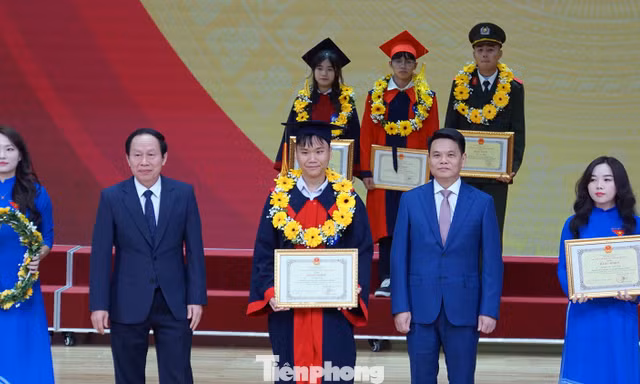 Hải Phòng biểu dương 225 học sinh và 25 vận động viên tiêu biểu 