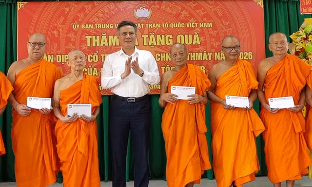 Chúc Tết Chôl Chnăm Thmây của đồng bào Khmer