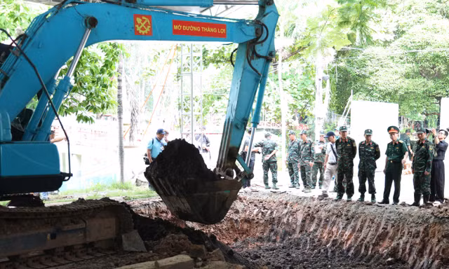 Phát hiện thêm 5 bộ hài cốt liệt sĩ và 2 bộ di vật tại Công viên Lê Thị Riêng