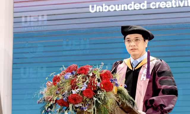 Đại học Kinh tế TPHCM có Giám đốc mới từng là thủ khoa của trường 