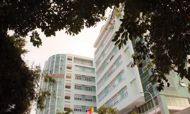 Bị nợ lương, giảng viên trường cao đẳng phải làm shipper mưu sinh