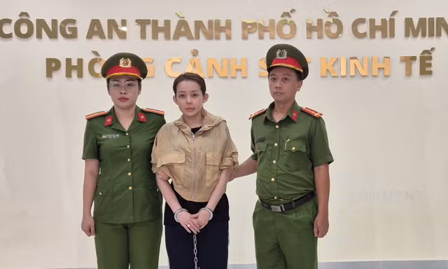 Khởi tố, bắt tạm giam ‘Ngân 98’ vì sản xuất, buôn bán hàng giả