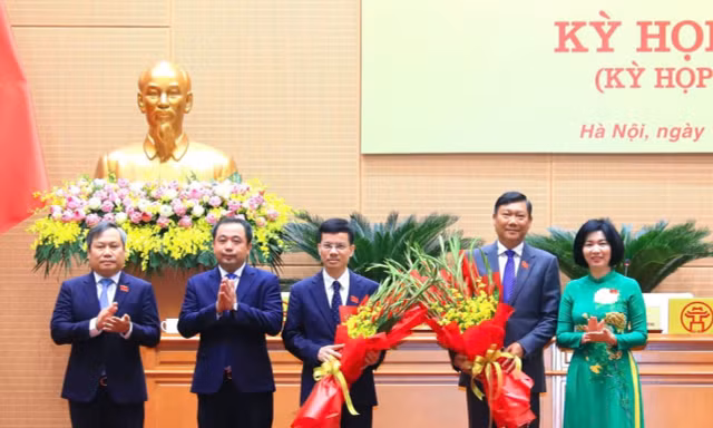 Hà Nội có thêm 2 Phó Chủ tịch UBND thành phố 