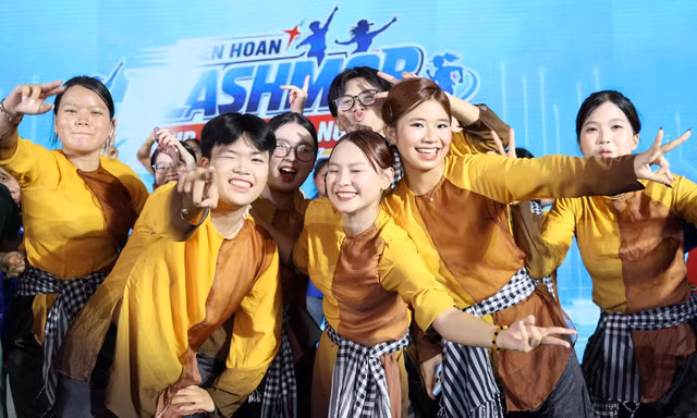 Bạn trẻ TPHCM và ASEAN hào hứng thi nhảy flashmob