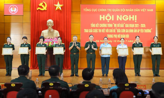 Tổng cục Chính trị vinh danh nữ quân nhân đỡ đầu trẻ mồ côi